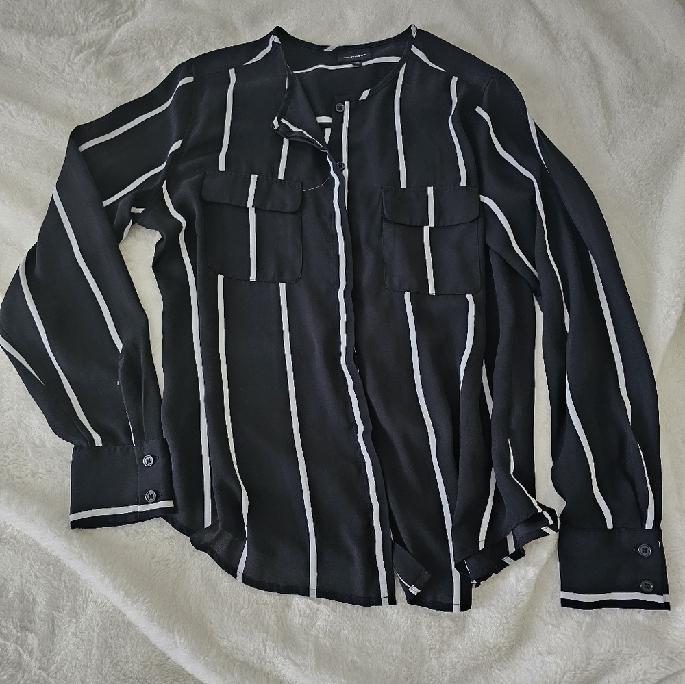 Who What Wear M Black and White Button Up